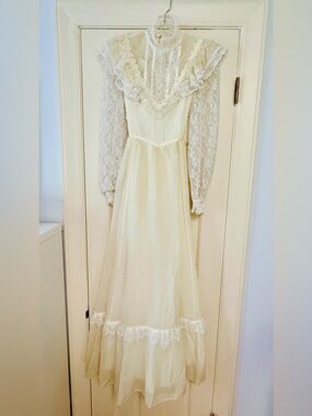 Gunne Sax Cream Lace Long Formal Dress